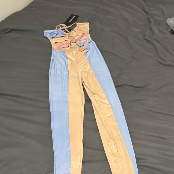 PrettyLittleThing Strapless Cream and Blue Jumpsuit - Picture 6 of 6